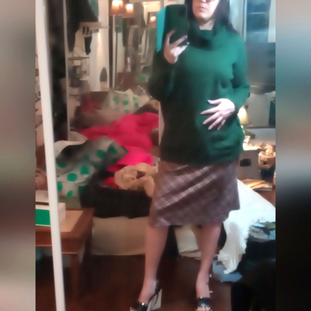 Turtle cowl sweater lush green